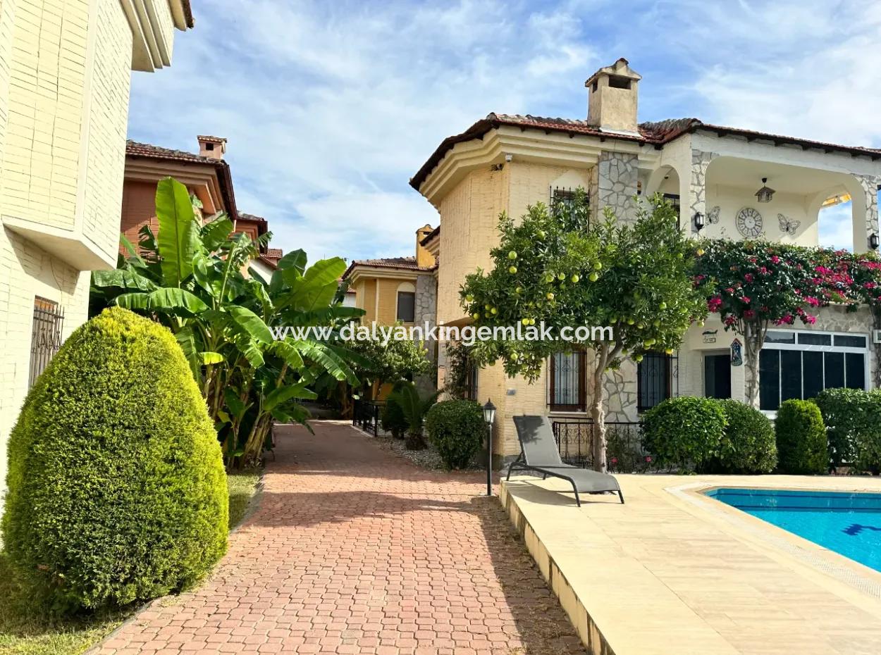 Detached Villa On A Complex