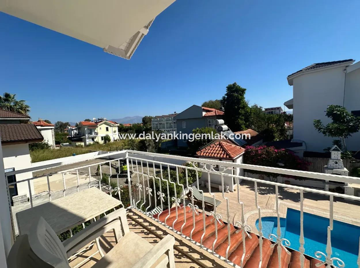 Modern 3 Bed Villa Close To Town