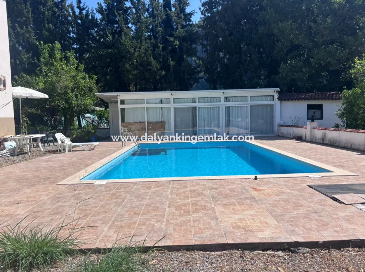 Triplex Villa Surrounded By Nature