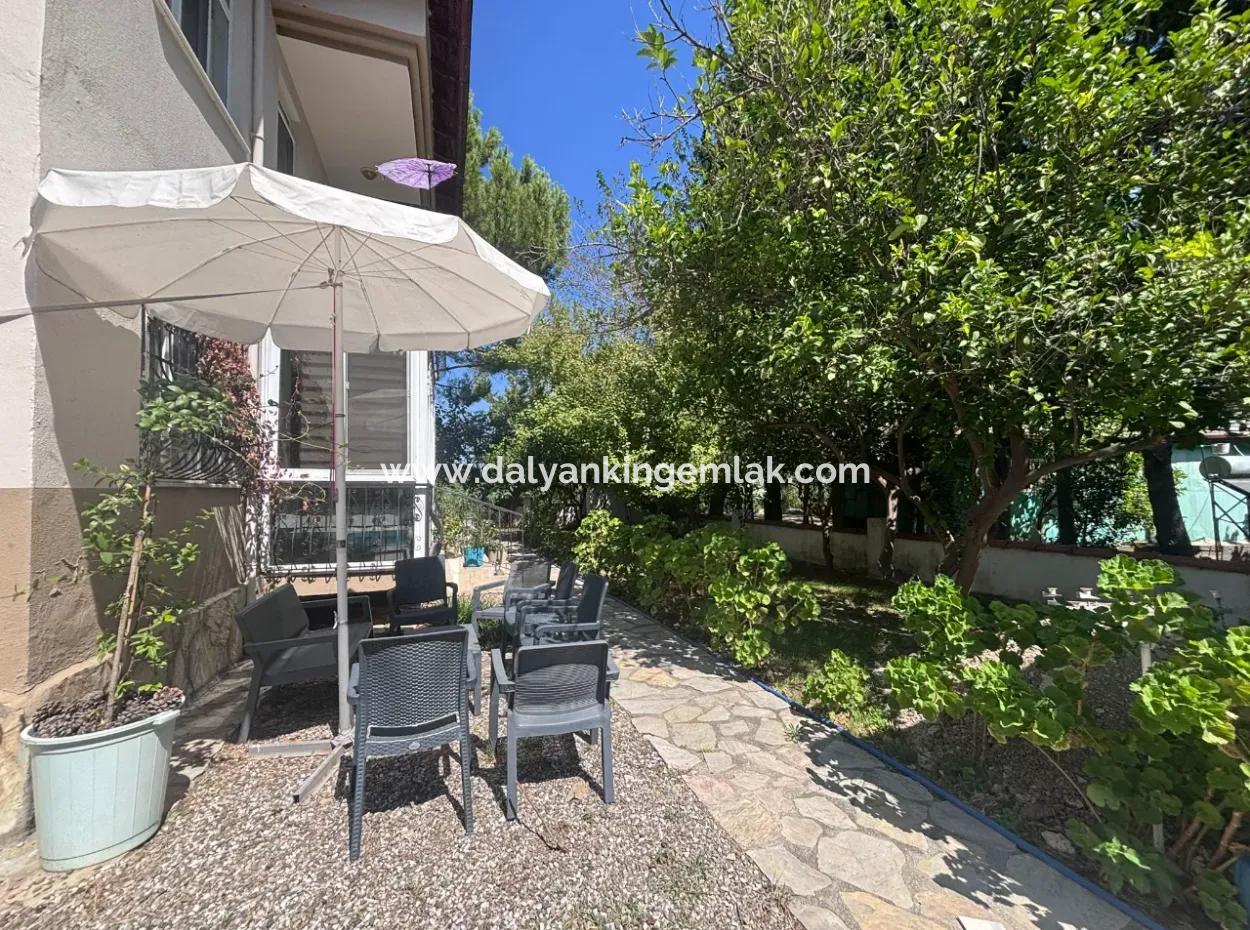 Triplex Villa Surrounded By Nature