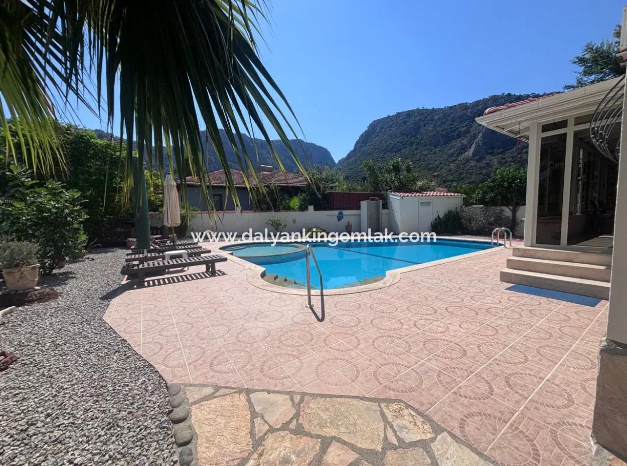 A Tranquil Retreat In The Heart Of Nature