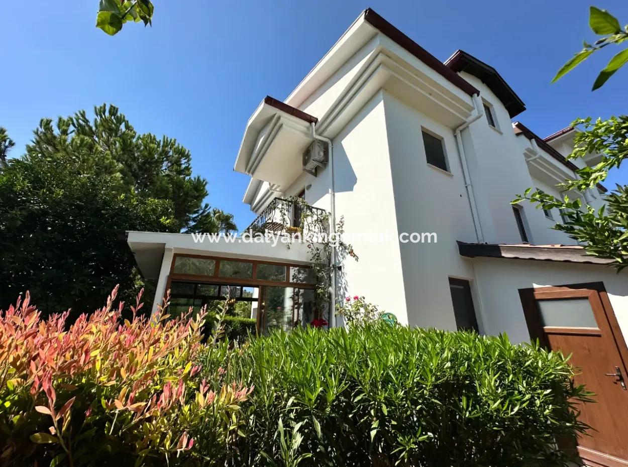 Stylish Semi-Detached Villa