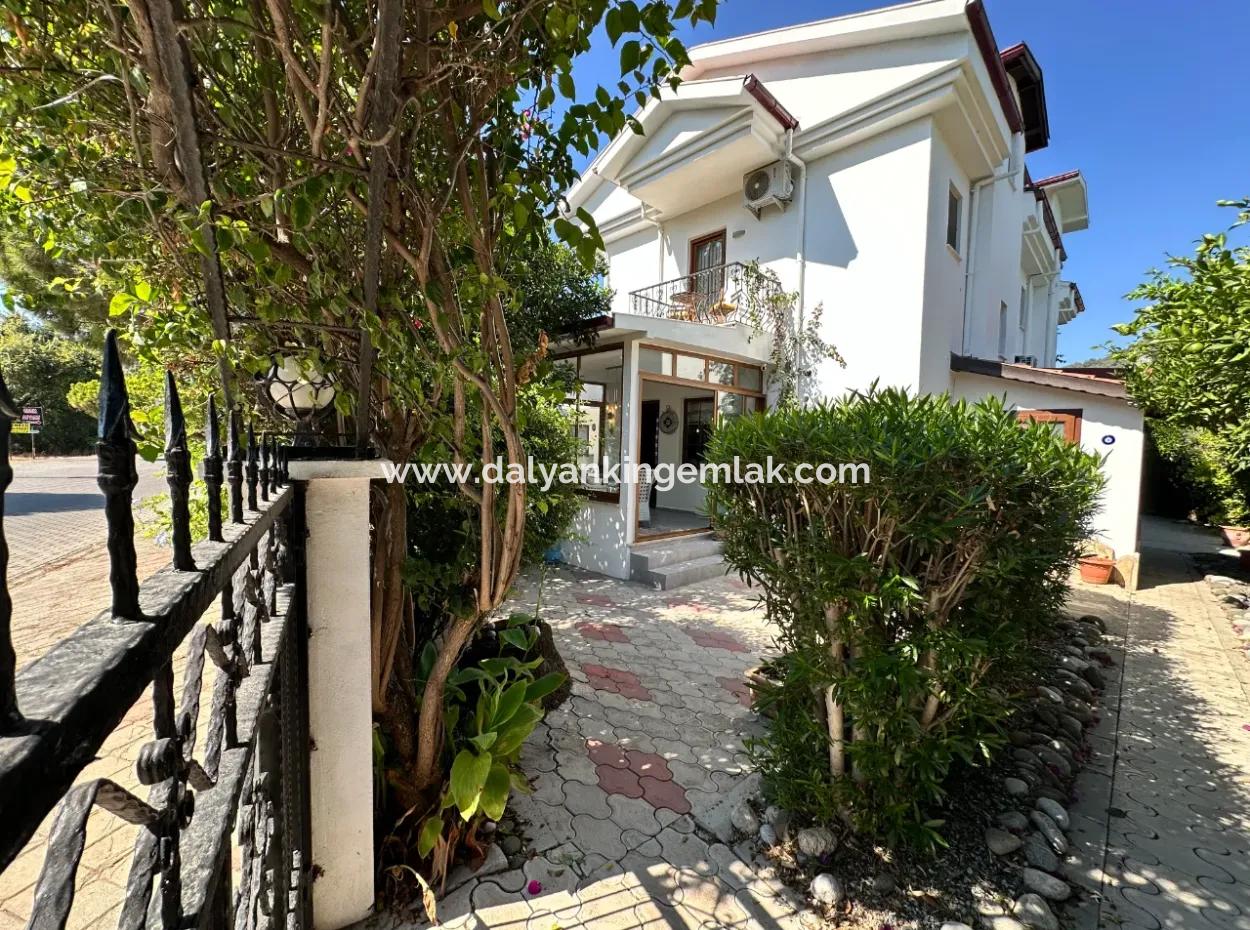 Stylish Semi-Detached Villa