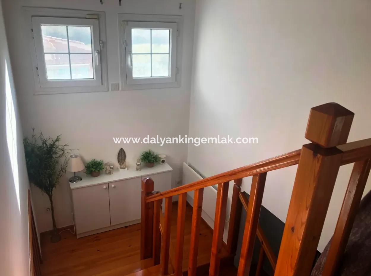 Elegant Detached Villa With Private Pool