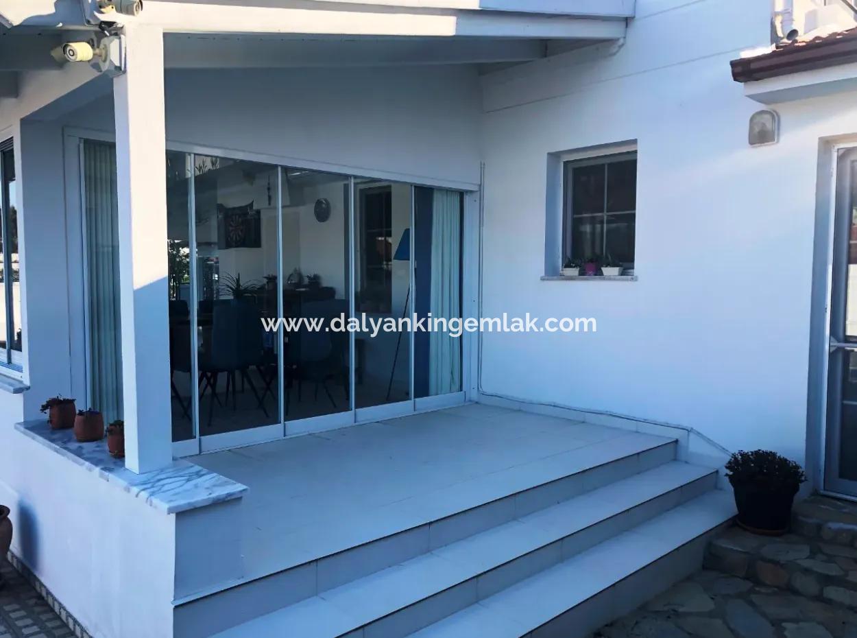 Elegant Detached Villa With Private Pool