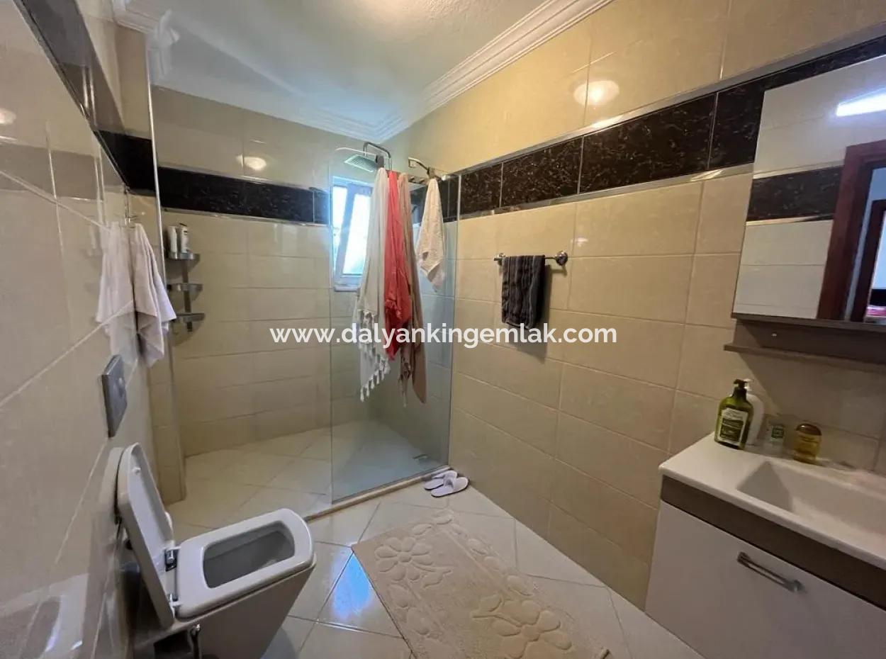 Complex Villa Close To Town