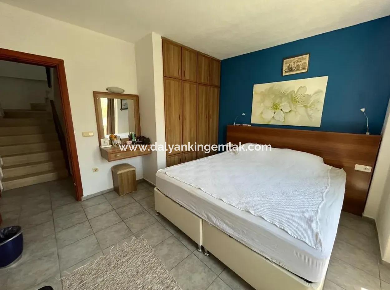 Complex Villa Close To Town