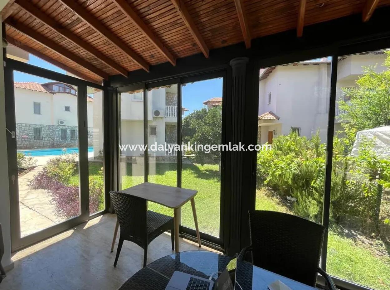 Complex Villa Close To Town