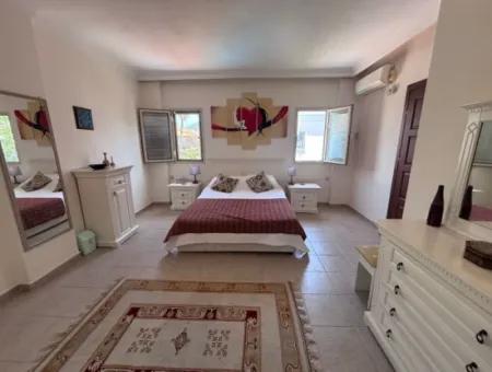 Pretty Complex Villa For Sale