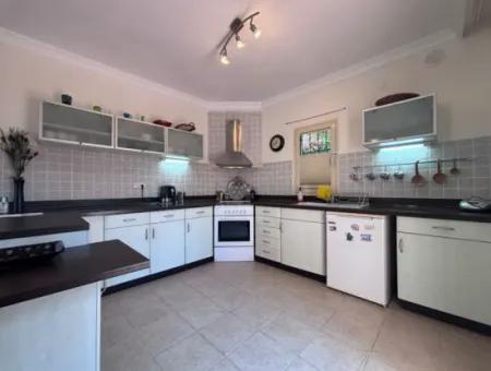 Pretty Complex Villa For Sale
