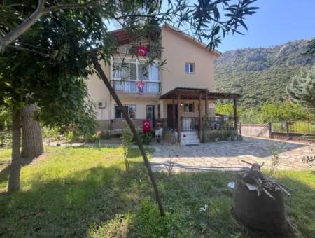 Triplex Villa Surrounded By Nature