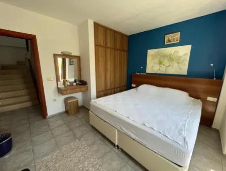 Complex Villa Close To Town