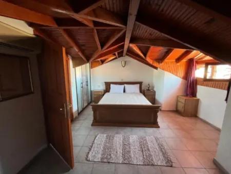 Complex Villa Close To Town