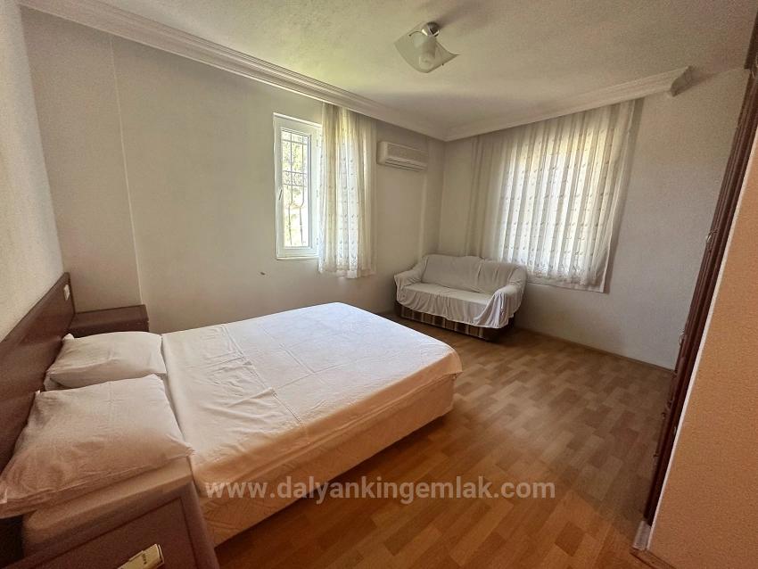 Традиционное Бунгало С Собственным Бассейном И Видом На Черногорию – Долгосрочная Аренда