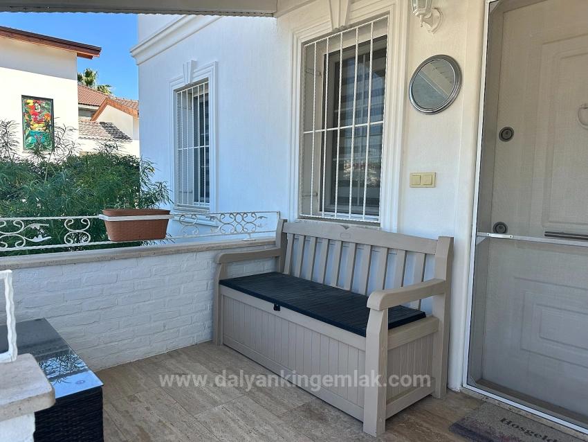 Вилла Iris — Это Современная Вилла, Расположенная На Две Семьи, С Общим Бассейном.