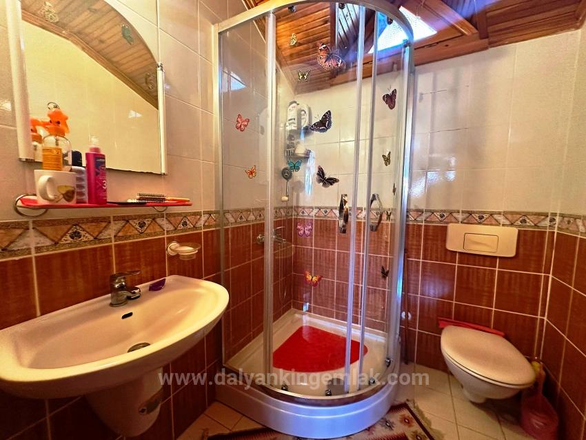 Спокойная Жизнь Среди Шепота Гор