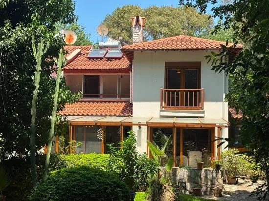 В Центре Dalyan Двухуровневая С Тайным Садом Продается