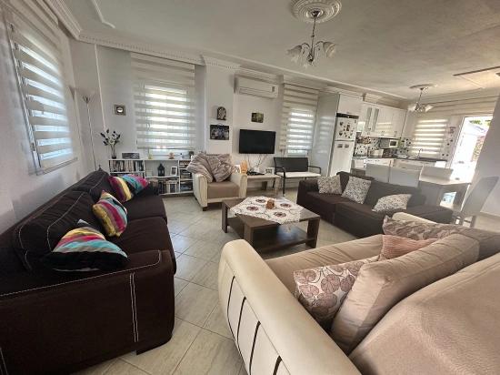 Вилла Iris — Это Современная Вилла, Расположенная На Две Семьи, С Общим Бассейном.