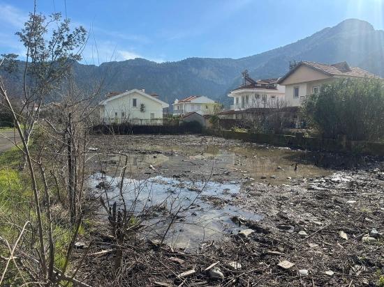 Угловой Участок С Жилой Зоной На Продажу В Мугла Дальян Арикбаши