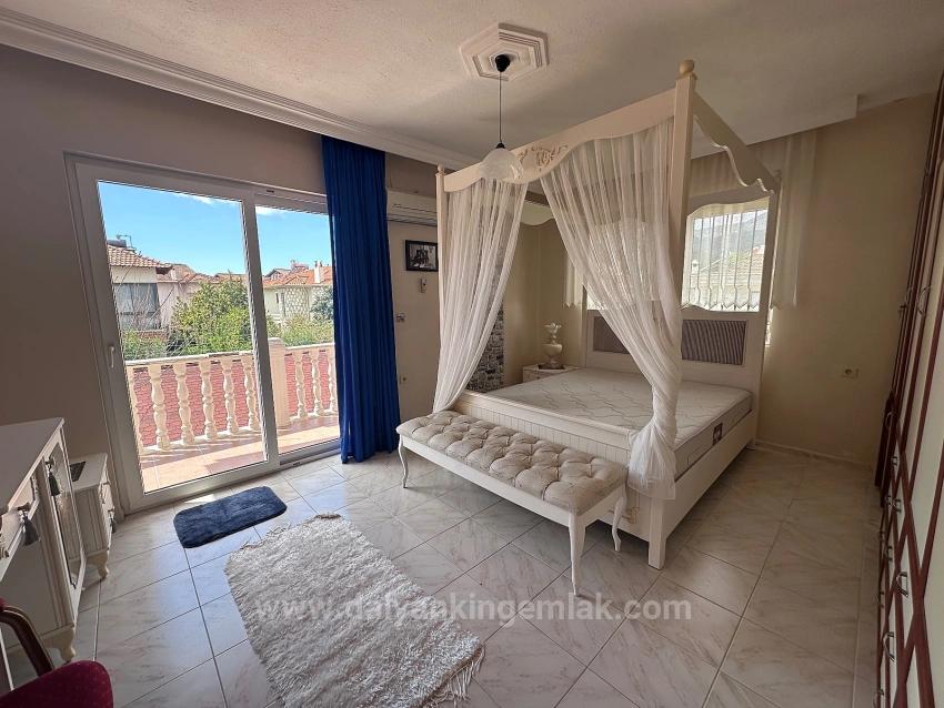 500M² Özel Arsa İçerisinde Karakterli Villa – Büyük Potansiyel Sunuyor