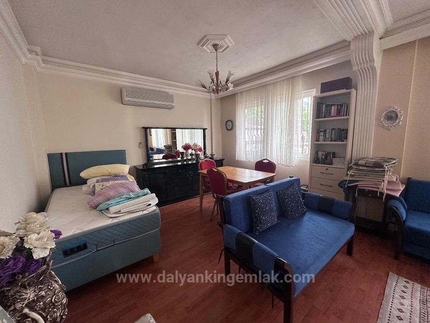 500M² Özel Arsa İçerisinde Karakterli Villa – Büyük Potansiyel Sunuyor