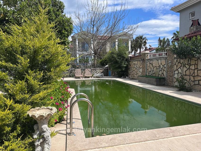 500M² Özel Arsa İçerisinde Karakterli Villa – Büyük Potansiyel Sunuyor