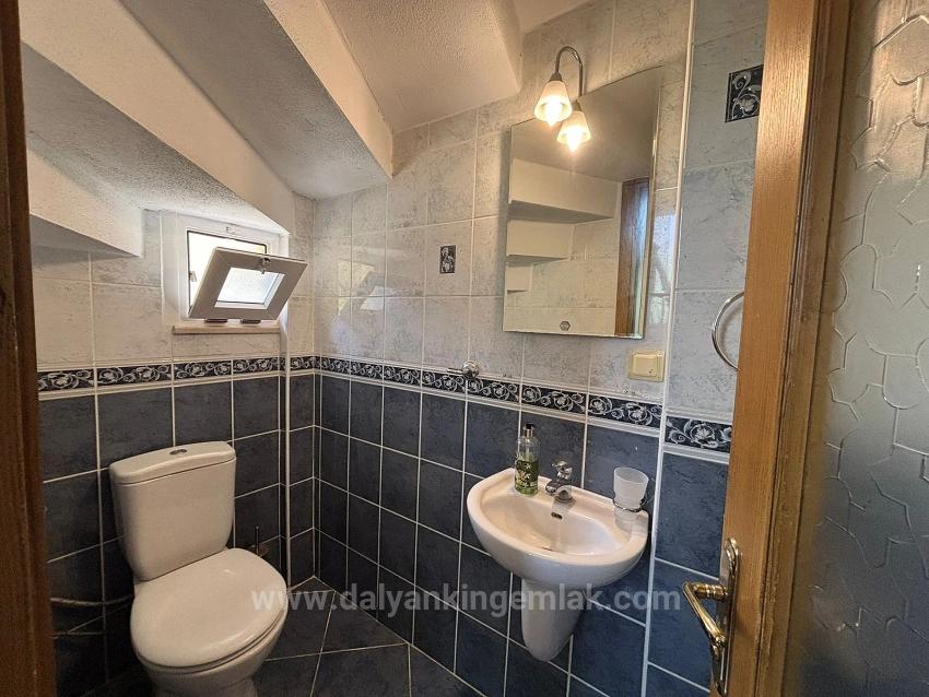 Küçük Bir Site İçerisinde Yer Alan Çekici Villa.