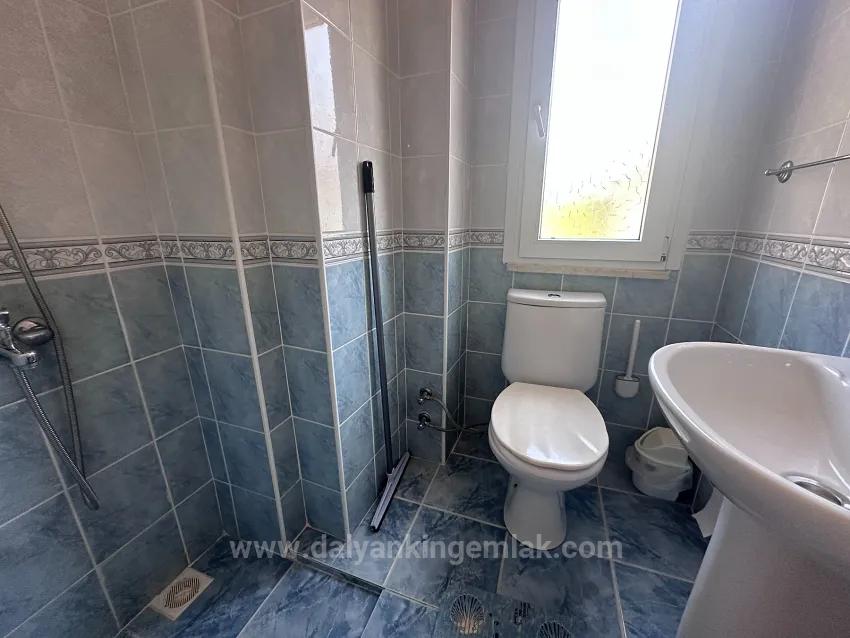 Gülpınar'da Dağ Manzaralı Ve Şehir Merkezine Yürüme Mesafesinde Müstakil Villa