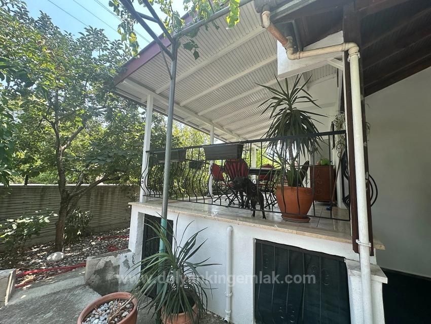 Geniş Arsa 'Ya Sahip Geleneksel Türk Evi