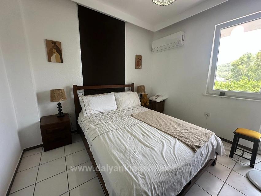 Geniş Arsa 'Ya Sahip Geleneksel Türk Evi