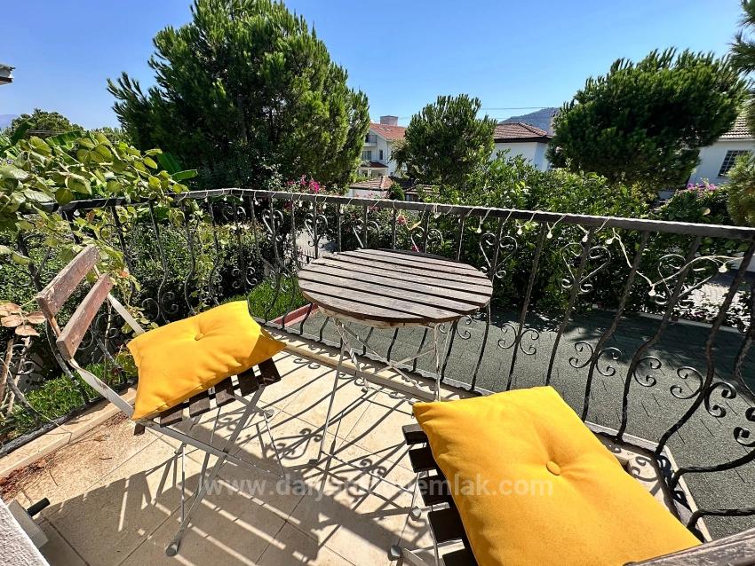 Dalyan Osmanağalar Bölgesinin 'De, Ortak Havuzlu Yarı Müstakil Villa