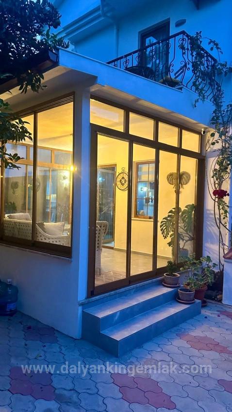 Dalyan Osmanağalar Bölgesinin 'De, Ortak Havuzlu Yarı Müstakil Villa