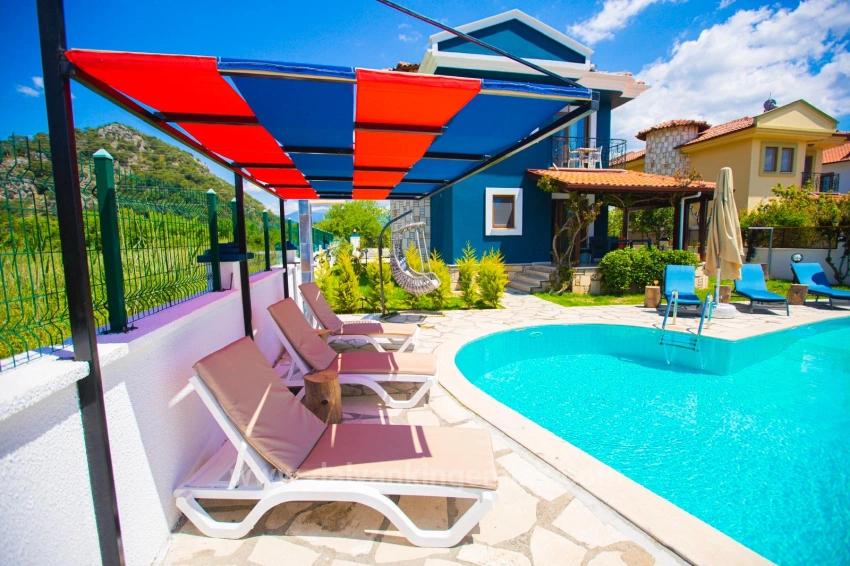 Dağ Manzaralı, Stil Sahibi Ve Tamamen Yenilenmiş Özel Villa
