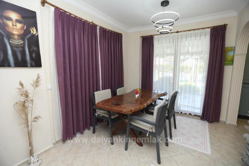 Dağ Manzaralı, Stil Sahibi Ve Tamamen Yenilenmiş Özel Villa
