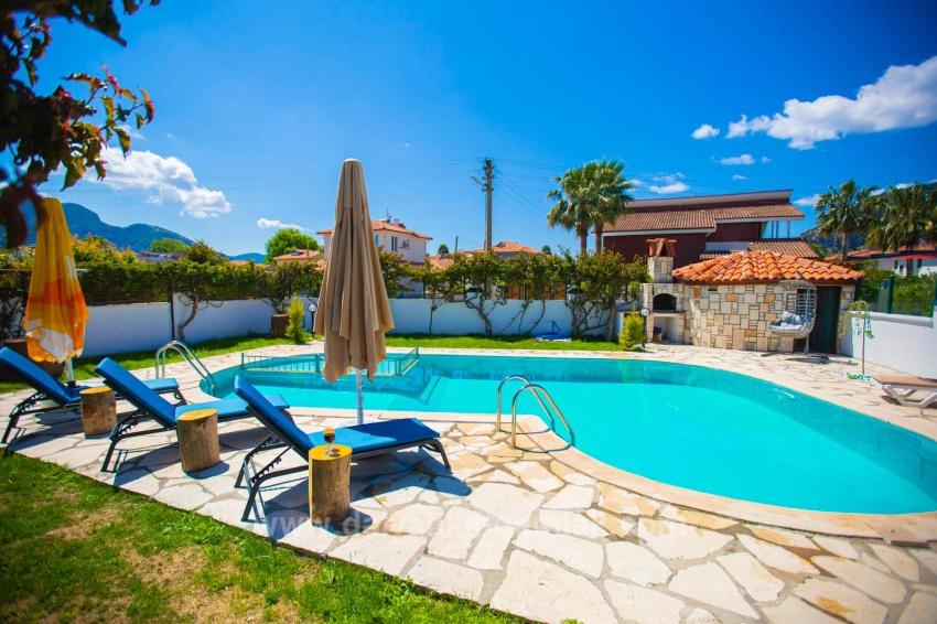 Dağ Manzaralı, Stil Sahibi Ve Tamamen Yenilenmiş Özel Villa