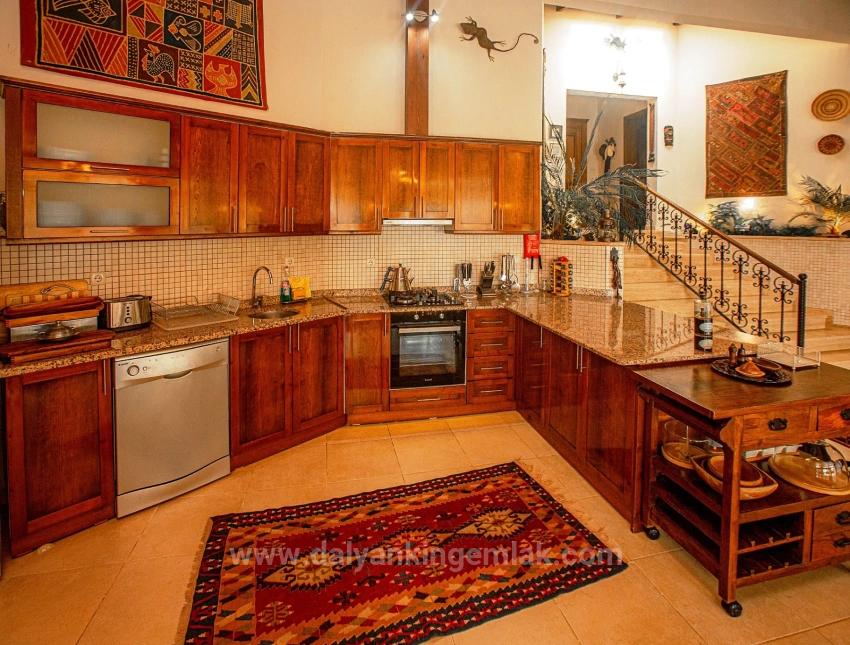 Dalyan Gökbel De Deniz Manzaralı Müstakil Villa