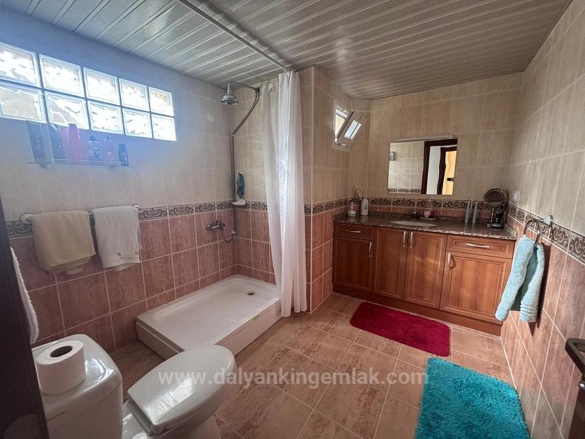 Küçük Bir Site İçerisinde, Ortak Havuzlu Villa