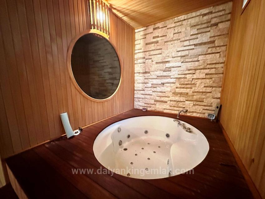 Dalyan’ın Kalbinde Eşi Benzeri Olmayan Saray Zarafetinde Bir Villa