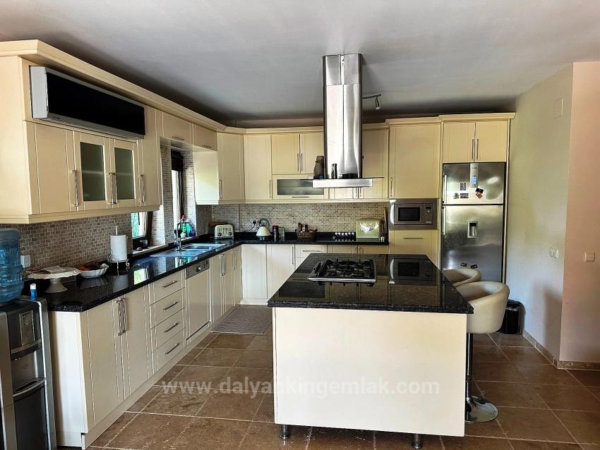 Dalyan Gülpınar Da Kanal A Yakın Konak Tarzında Villa