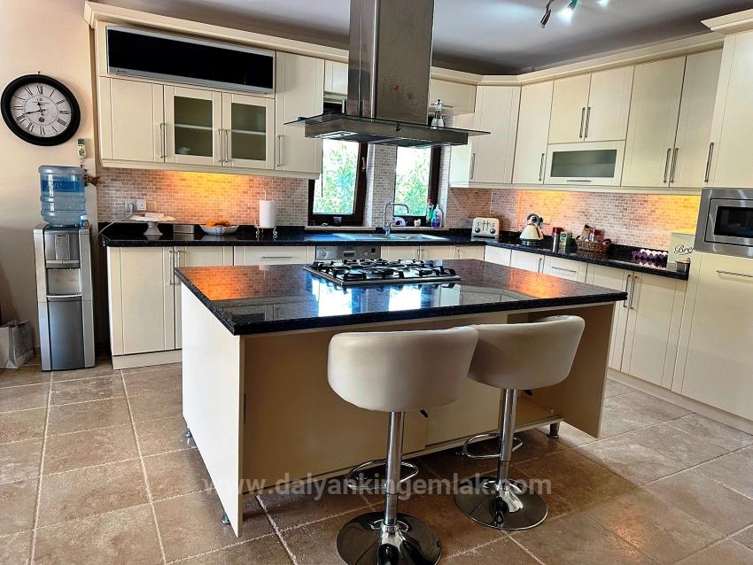 Dalyan’ın Kalbinde Eşi Benzeri Olmayan Saray Zarafetinde Bir Villa