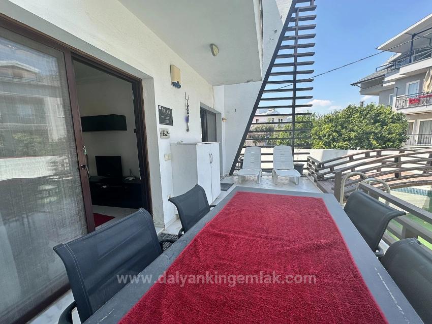 Nehirle Bütünleşen Modern Şıklık