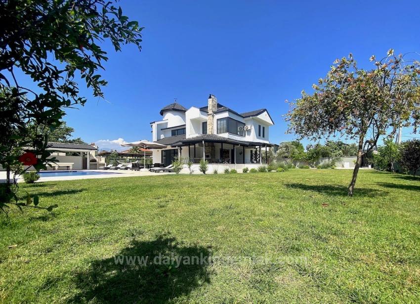 Dalyan Okçular Da Geniş Arsa Üzerinde Satılık Müstakil Villa
