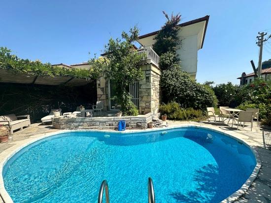 Marmarlı’da Zen Sığınağı – Dalyan’a Yakın Huzurlu İki Yatak Odalı Villa