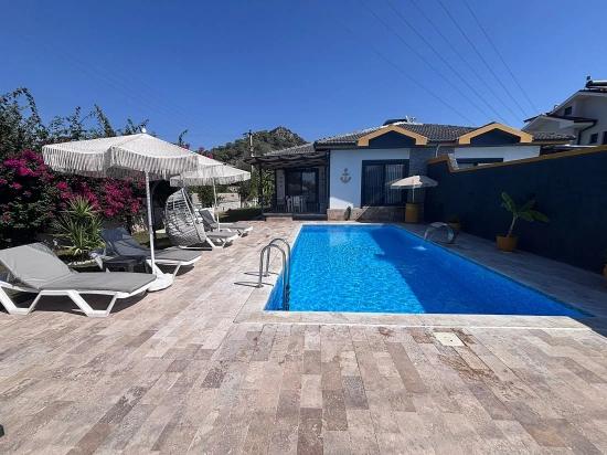 Gülpınar Dalyan’da Şık Bungalow