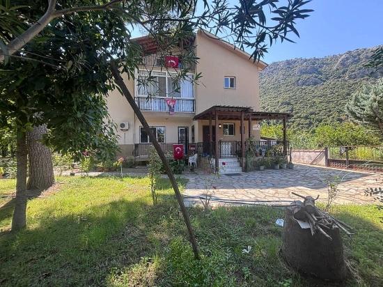 Okçular Marmarlı, Dalyan’da Doğayla İç İçe Triplex Villa