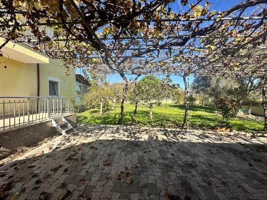 Dalyan Gülpınar 'da 1000 M2 Arsa İçerisinde Satılık Ev