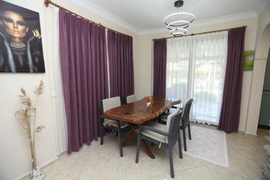 Dağ Manzaralı, Stil Sahibi Ve Tamamen Yenilenmiş Özel Villa