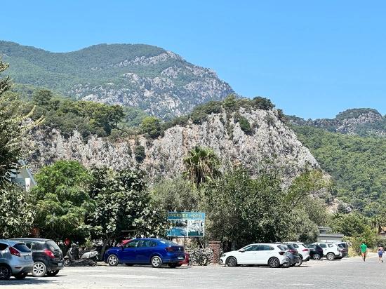 Gülpınar, Dalyan’da Şirin Bir Sitede İki Yatak Odalı Dubleks Villa