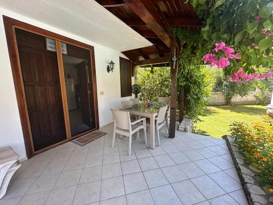 Gülpınar, Dalyan’da Şirin Bir Sitede İki Yatak Odalı Dubleks Villa