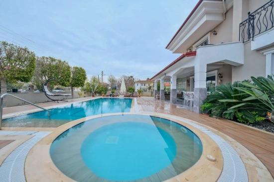 Dalyan Gülpınar’da Satılık Lüks Müstakil Villa